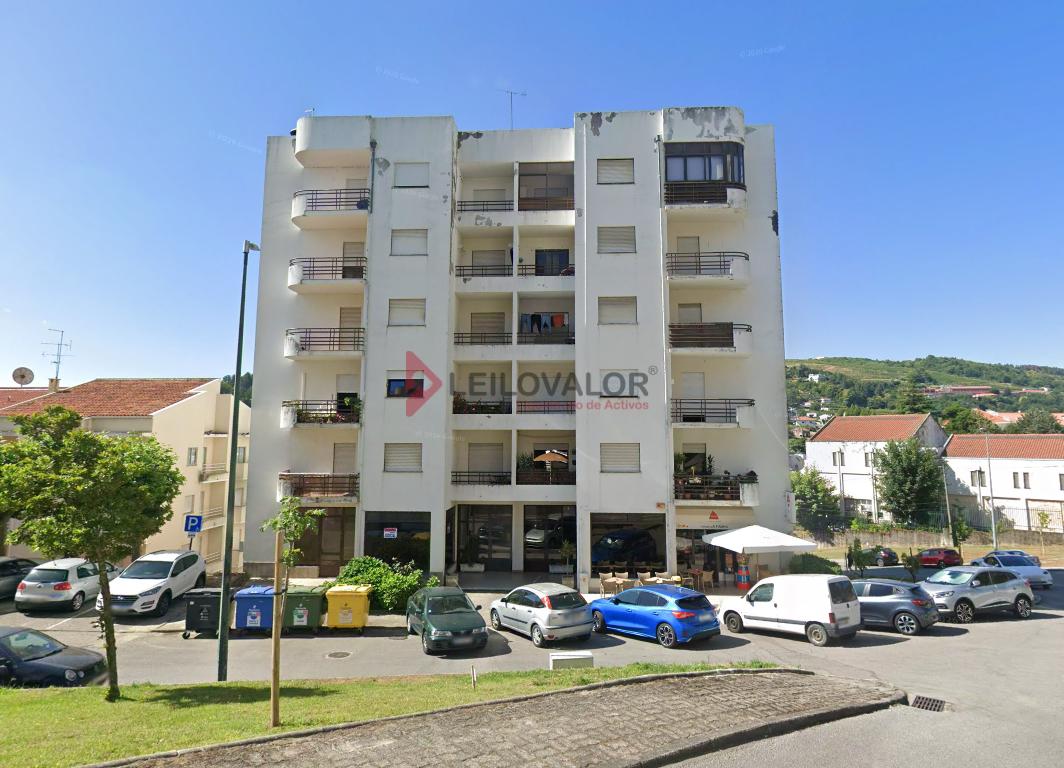 Fotografia de imóveis: Sótão configurado como T3 em Lamego (Afetação: Arrumos)